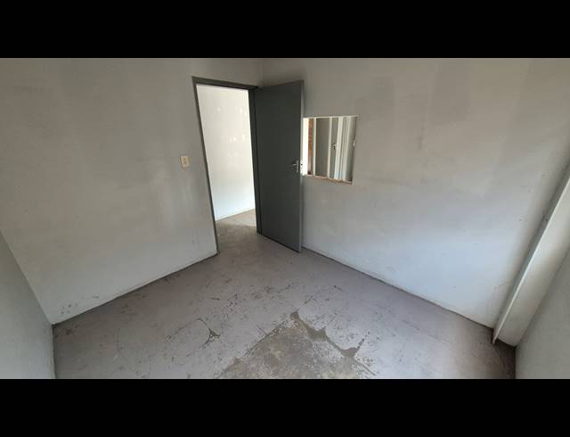 344M² FACTORY TO LET IN ANDERBOLT